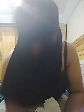 Snapshot of Laty_123 chatting on 06/19/26, 10:24 Laty 123 online show from 06/19/26, 10:24