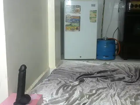 petite lexiiivv online show from 06/04/26, 09:10