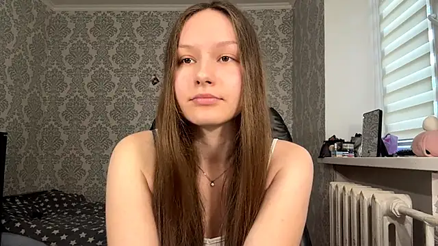 ShaylaChong online show from 05/19/26, 04:08