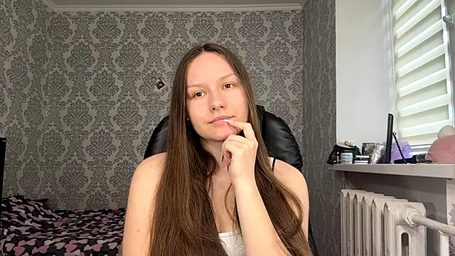 ShaylaChong online show from 06/19/26, 06:40