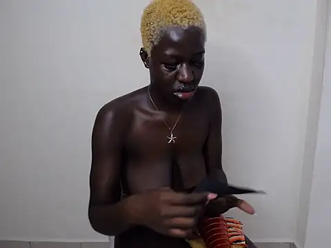 KittySexxy02 online show from 06/13/26, 04:05