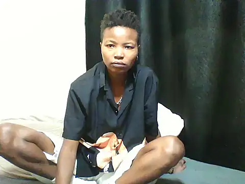 Snapshot of Bambybeauty2 chatting on 06/18/26, 05:19 Bambybeauty2 online show from 06/18/26, 05:19