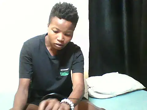 Snapshot of Bambybeauty2 chatting on 06/24/26, 05:17 Bambybeauty2 online show from 06/24/26, 05:17