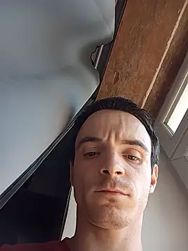 thomsnapchaud online show from 06/25/26, 12:42