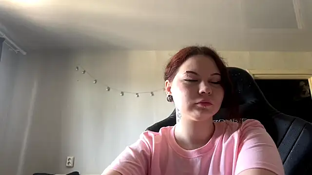 Redhair girl online show from 05/16/26, 08:00