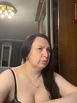 Snapshot of EvaBeautyXxX chatting on 06/13/26, 10:51 EvaBeautyXxX online show from 06/13/26, 10:51