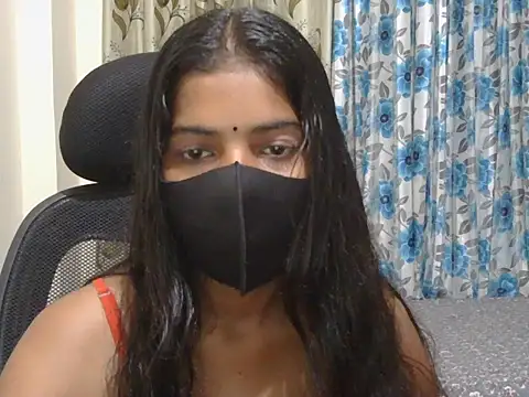hoty-pihu online show from 05/19/26, 04:19
