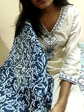 Snapshot of Shanaya_001 chatting on 06/27/26, 05:12 Shanaya 001 online show from 06/27/26, 05:12