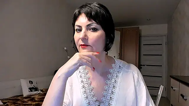 Snapshot of Helen_Beller chatting on 05/20/26, 06:14 Helen Beller online show from 05/20/26, 06:14