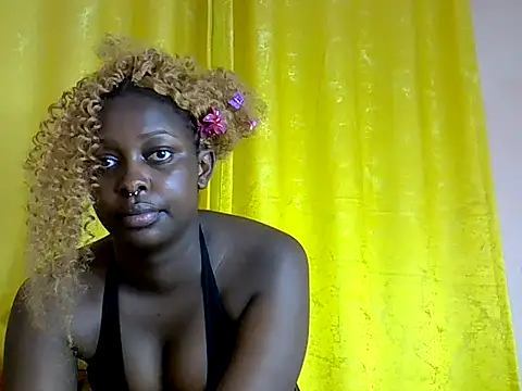 Snapshot of Naughty_recious chatting on 07/12/26, 03:30 Naughty recious online show from 07/12/26, 03:30