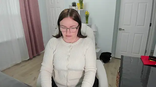 Vika73 online show from 02/04/25, 01:06