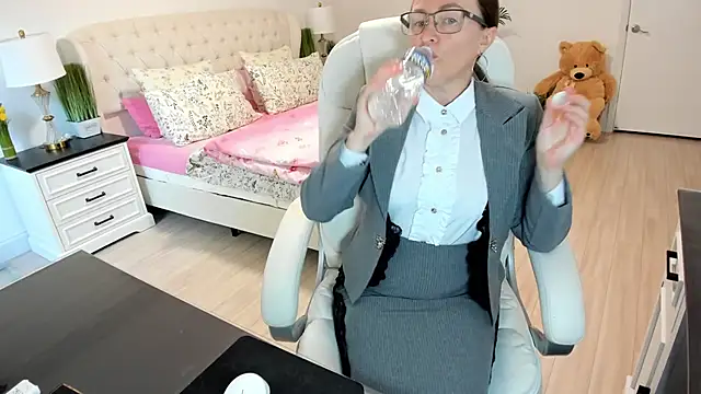 Vika73 online show from 10/19/25, 01:45