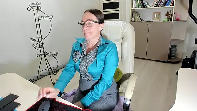 Vika73 online show from 11/14/25, 04:11