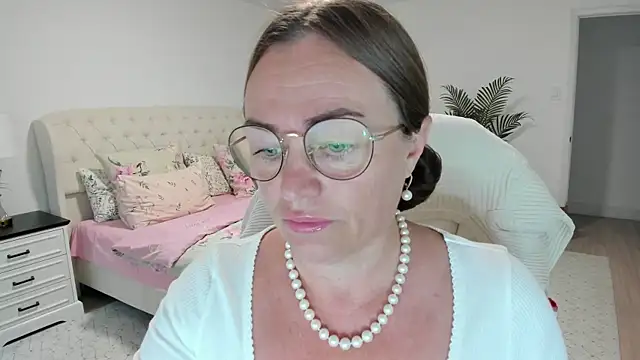 Snapshot of Vika73 chatting on 07/23/26, 11:19 Vika73 online show from 07/23/26, 11:19