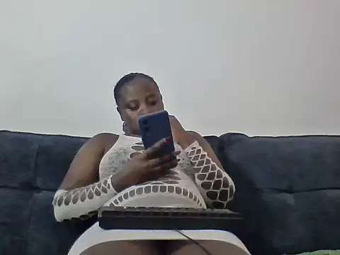 Snapshot of remmy_luna2 chatting on 05/31/26, 06:42 remmy luna2 online show from 05/31/26, 06:42