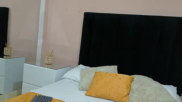 MILA AND COTI online show from 06/04/26, 08:37