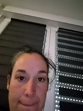 Snapshot of adelinegirly chatting on 06/16/26, 04:59 adelinegirly online show from 06/16/26, 04:59