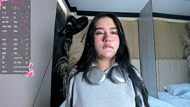 SweetNova1 online show from 06/19/26, 03:33