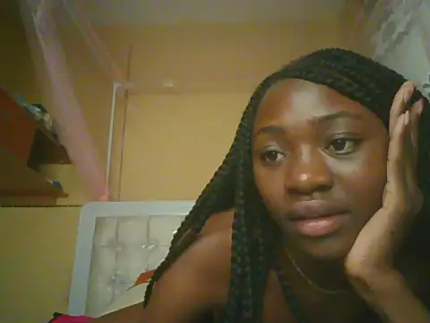 Preetygirlyz online show from 06/05/26, 11:49