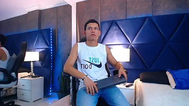 ThiagoFerrer  online show from 06/26/26, 04:50