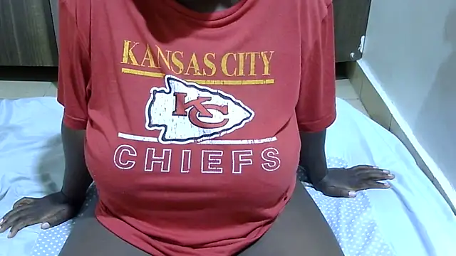 Snapshot of RawHoneyXo- chatting on 05/31/26, 12:41 RawHoneyXo- online show from 05/31/26, 12:41