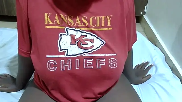 Snapshot of RawHoneyXo- chatting on 06/01/26, 08:27 RawHoneyXo- online show from 06/01/26, 08:27