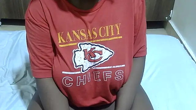 Snapshot of RawHoneyXo- chatting on 06/08/26, 01:50 RawHoneyXo- online show from 06/08/26, 01:50