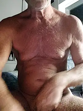 Snapshot of daddygil69 chatting on 07/07/26, 01:41 daddygil69 online show from 07/07/26, 01:41