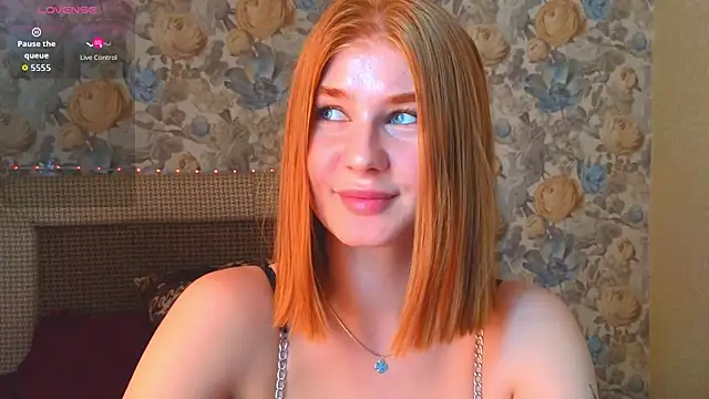 Snapshot of Juli_Ginger chatting on 07/18/26, 03:27 Juli Ginger online show from 07/18/26, 03:27
