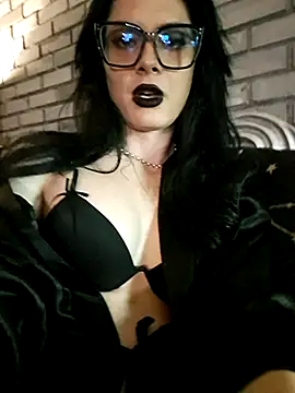Snapshot of TransGotica chatting on 05/18/26, 01:13 TransGotica online show from 05/18/26, 01:13