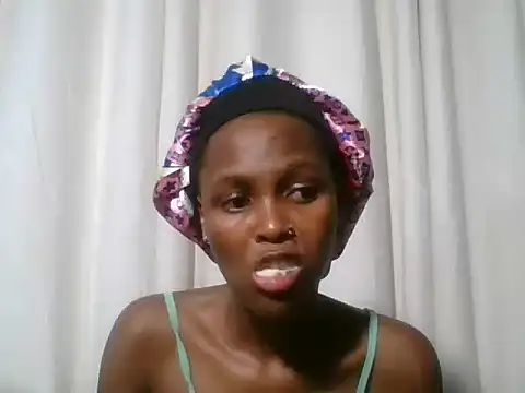 Snapshot of Sleek_petite chatting on 06/19/26, 06:34 Sleek petite online show from 06/19/26, 06:34