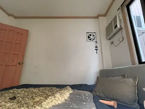 Snapshot of sundaeforger chatting on 03/06/26, 04:42 sundaeforger online show from 03/06/26, 04:42