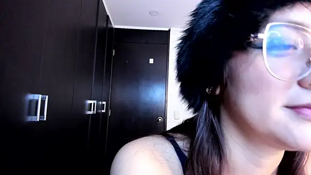 Snapshot of Lucy_Doll85 chatting on 06/18/26, 12:11 Lucy Doll85 online show from 06/18/26, 12:11
