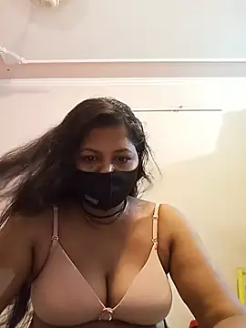 Snapshot of Miss_kirtii chatting on 05/20/26, 04:51 Miss kirtii online show from 05/20/26, 04:51