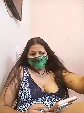 Snapshot of Miss_kirtii chatting on 06/11/26, 08:12 Miss kirtii online show from 06/11/26, 08:12