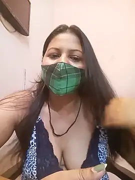 Snapshot of Miss_kirtii chatting on 06/12/26, 05:50 Miss kirtii online show from 06/12/26, 05:50