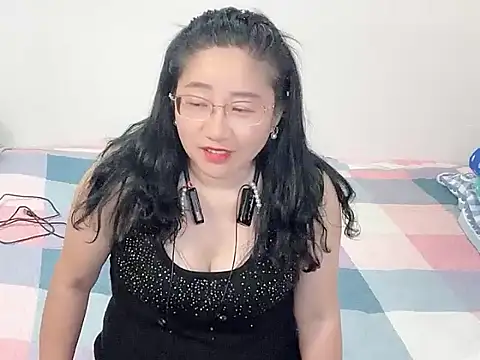 Sophie-998 online show from 05/18/26, 09:37