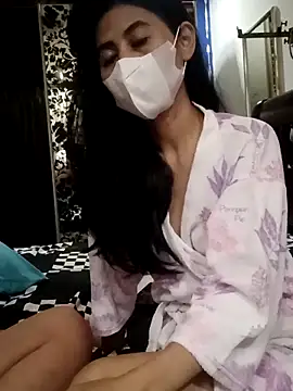 Snapshot of Alisaa0716 chatting on 05/18/26, 06:47 Alisaa0716 online show from 05/18/26, 06:47