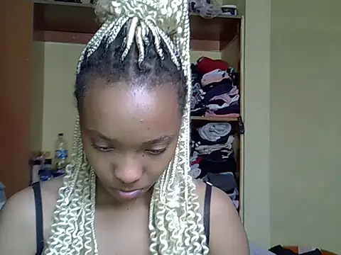 Snapshot of pretty_jazminee1 chatting on 05/19/26, 07:15 pretty jazminee1 online show from 05/19/26, 07:15