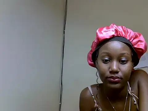 Snapshot of Pretty_kitty48 chatting on 06/17/26, 12:46 Pretty kitty48 online show from 06/17/26, 12:46