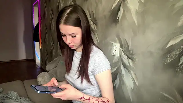 Snapshot of FreyaGray chatting on 05/30/26, 12:24 FreyaGray online show from 05/30/26, 12:24