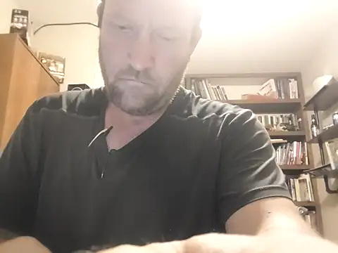 Snapshot of icebergXpress chatting on 07/17/26, 06:20 icebergXpress online show from 07/17/26, 06:20