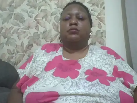 Snapshot of fat_ebonyqueen chatting on 06/21/26, 09:50 fat ebonyqueen online show from 06/21/26, 09:50