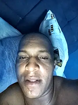 Snapshot of luis391986 chatting on 06/16/26, 01:19 luis391986 online show from 06/16/26, 01:19