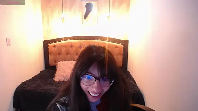 Snapshot of Allyshon_ chatting on 06/18/26, 08:02 Allyshon online show from 06/18/26, 08:02