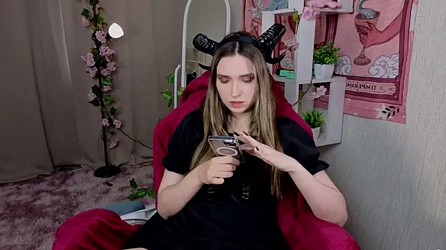 NocturneHuntress online show from 06/22/26, 07:27
