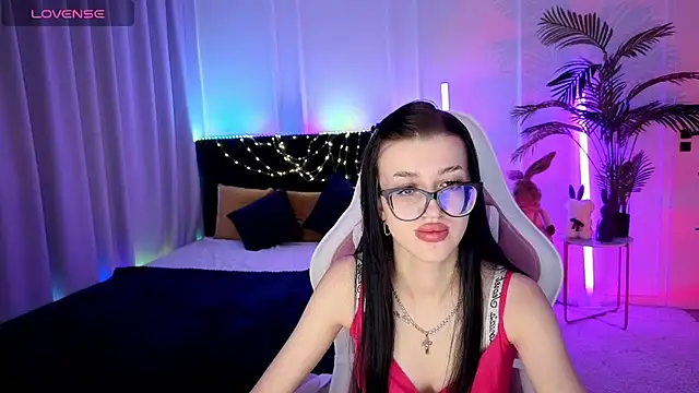 Snapshot of Ariella_Me chatting on 07/07/26, 06:05 Ariella Me online show from 07/07/26, 06:05