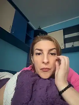Snapshot of Hot-Milf4U chatting on 06/01/26, 06:48 Hot-Milf4U online show from 06/01/26, 06:48