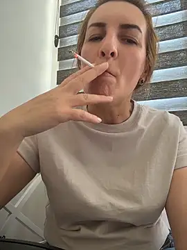 Snapshot of Hot-Milf4U chatting on 06/04/26, 01:17 Hot-Milf4U online show from 06/04/26, 01:17