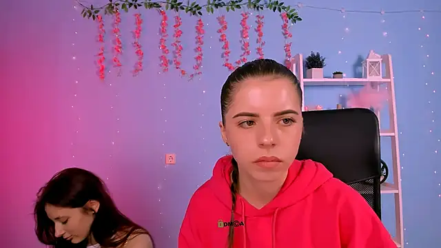 lyra desire online show from 06/17/26, 06:42